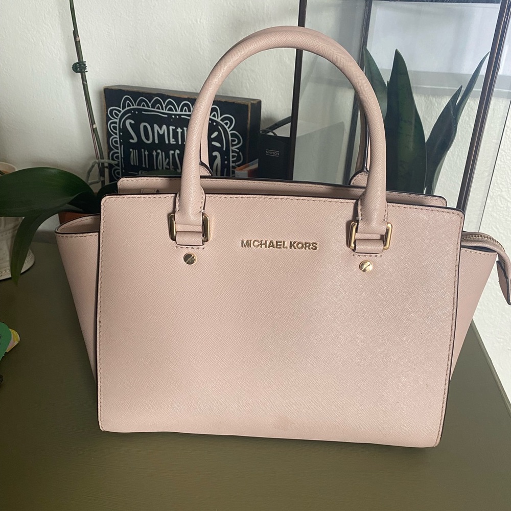 Michael Kors Selma handbag